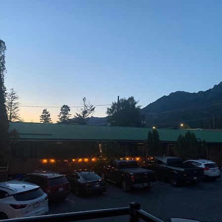 Destination Inn 래디움핫스프링스 외부 사진