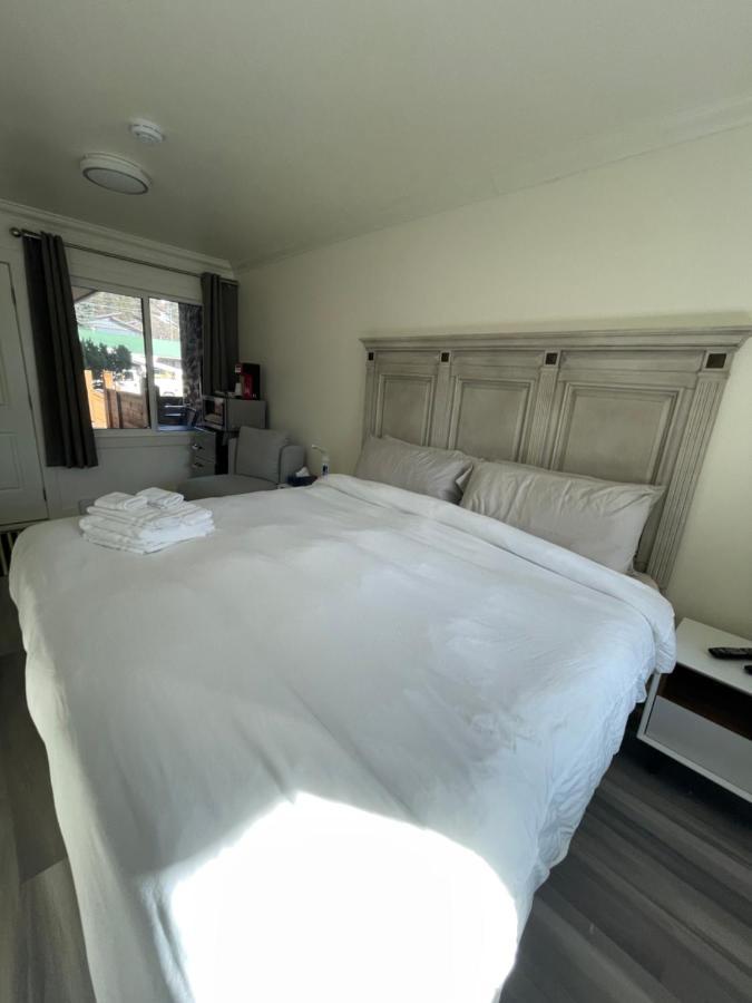 Destination Inn 래디움핫스프링스 외부 사진